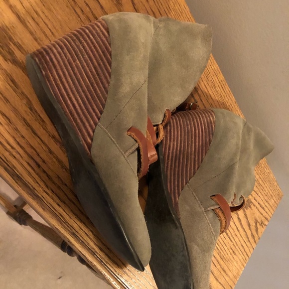 Suede booties - Picture 4 of 4